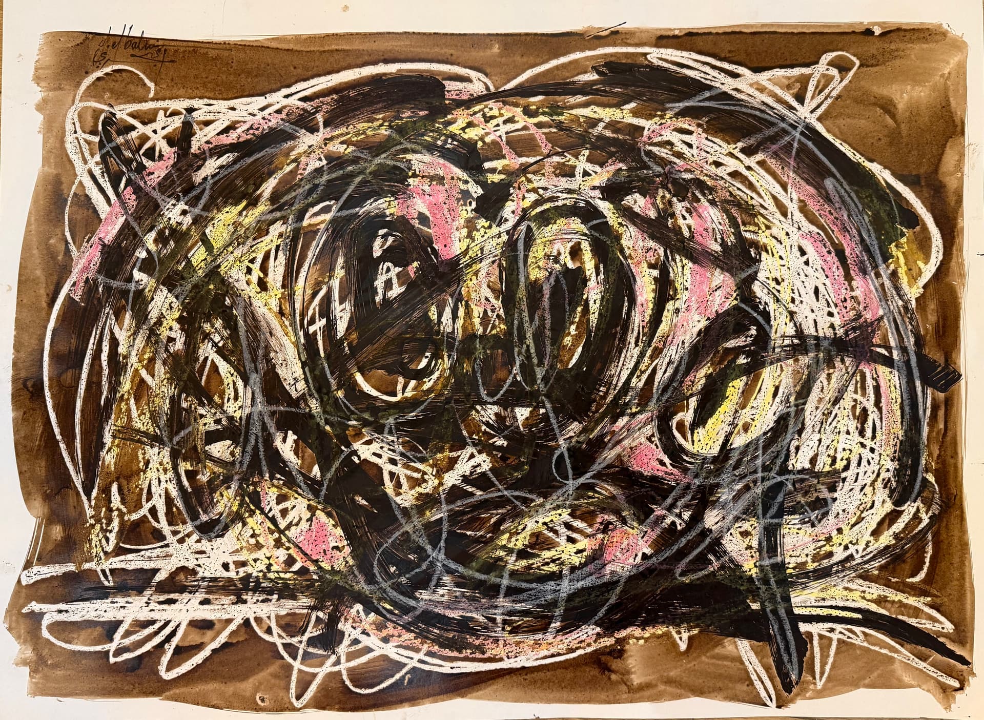 Grand abstrait gestuel noir, rose et jaune sur carton par Youssef El Bahri
